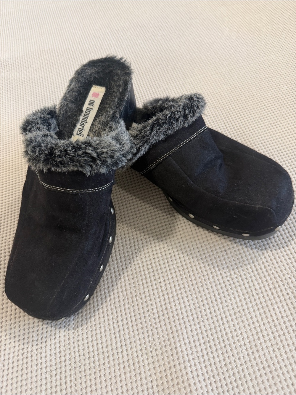 No Boundaries Black Faux-Fur Slip-On Clogs